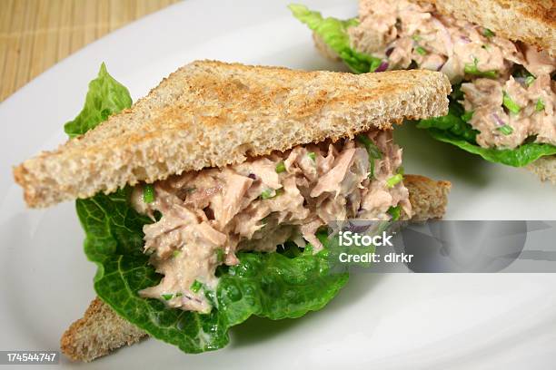 Foto de Sanduíche De Salada De Atum e mais fotos de stock de Sanduíche de Atum com Salada - Sanduíche de Atum com Salada, Salada de atum, Sanduíche