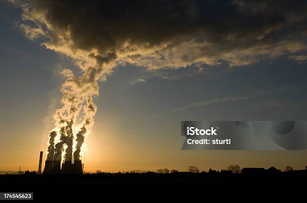 Elettrica Station - Fotografie stock e altre immagini di Cambiamenti climatici - Cambiamenti climatici, Strato di ozono, Gas serra