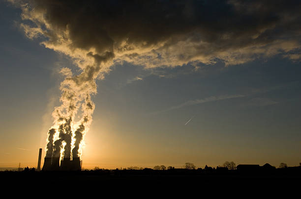 발전소 - global warming power station smoke stack coal 뉴스 사진 이미지