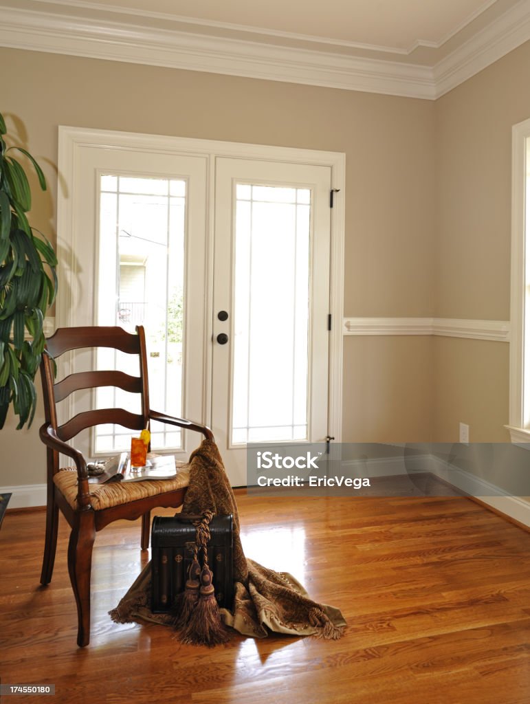 Stuhl und eine Tür - Lizenzfrei Architektur Stock-Foto