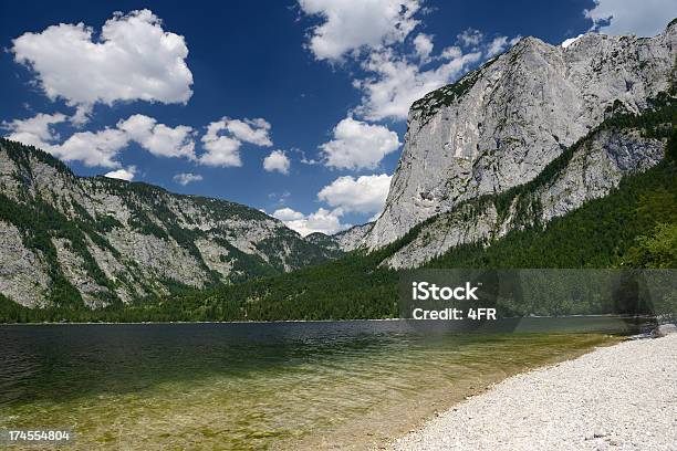 Lago Altaussee Con Mountain Trisselwand Austria - Fotografie stock e altre immagini di Acqua - Acqua, Alpi, Ambientazione esterna