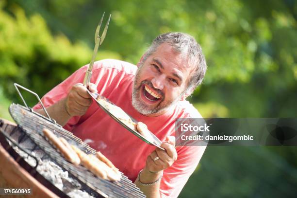 Bbq - Fotografie stock e altre immagini di Abilità - Abilità, Adulto, Alla griglia