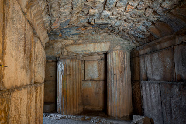 parodos (side entrance to the stage). great theater.  ancient ephesus.  izmir, turkey - ancient greece mediterranean turkey izmir turkey imagens e fotografias de stock