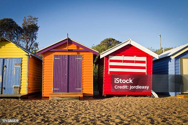 Bunte Holzbeachhütten Am Strand Stockfoto und mehr Bilder von Australien - Australien, Badewanne, Baum