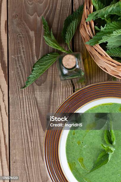 Urtiga Sopa Creme - Fotografias de stock e mais imagens de Alimentação Saudável - Alimentação Saudável, Almoço, Azeite