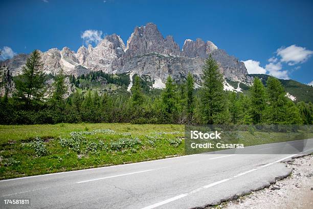 Montanha Pomagagnon - Fotografias de stock e mais imagens de Alpes Europeus - Alpes Europeus, Ao Ar Livre, Beleza natural