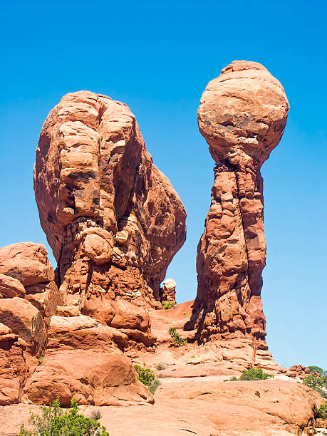 jardin d'eden pinnacles au parc national des arches, utah - usa arches national park balanced rock colorado plateau photos et images de collection