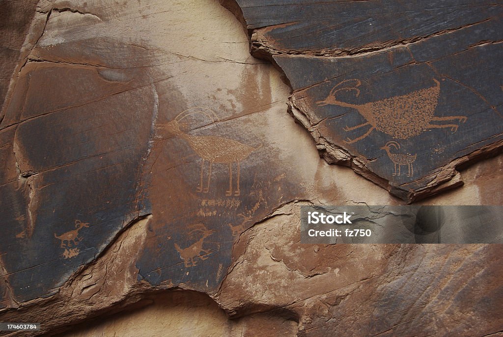 petroglyph em Monument Valley - Foto de stock de Arenito royalty-free