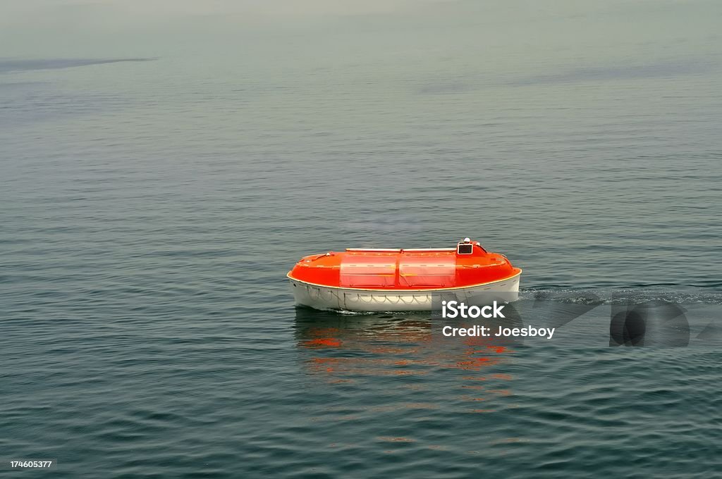 O barco salva-vidas - Foto de stock de Barco Salva-vidas royalty-free