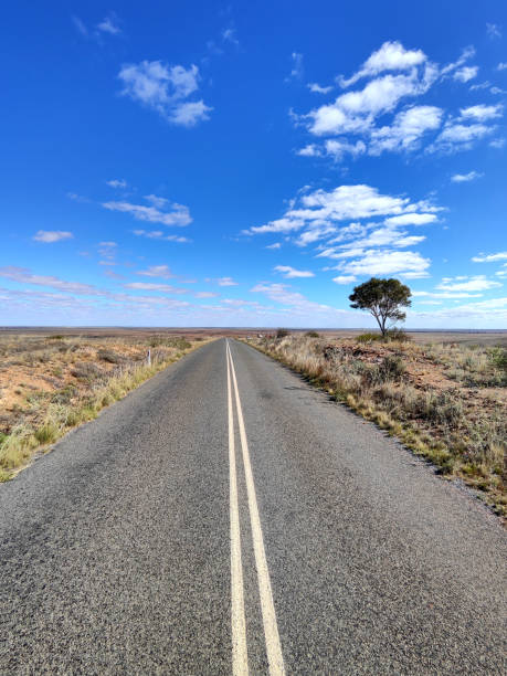 Road at Mundi Mundi Lookout, Silverton, New South Wales - fotografia de stock