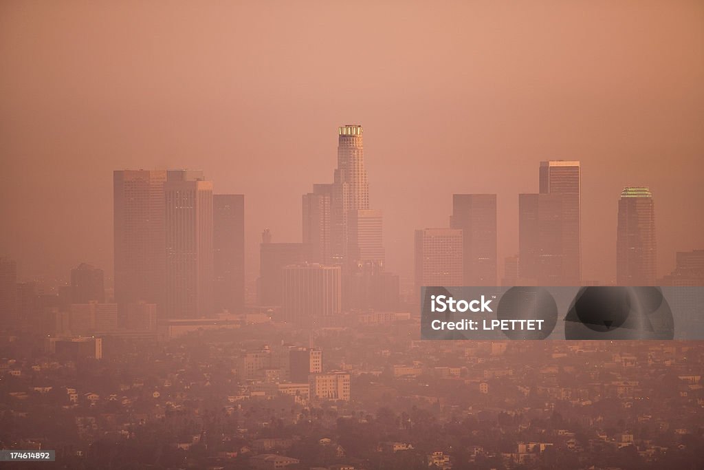 ロサンゼルスの街並みを Smoggy 日 - ロサンゼルス郡のロイヤリティフリーストックフォト