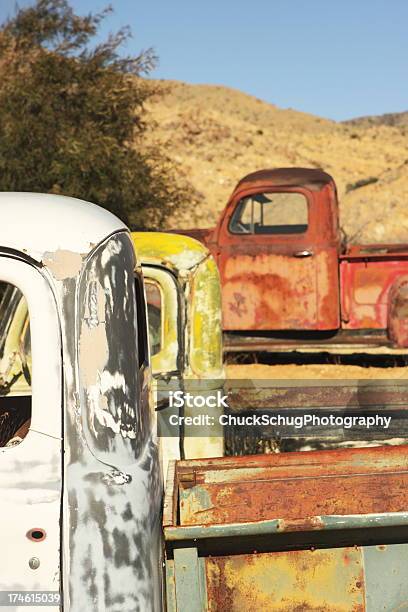 Foto de Pickup Vintage Route 66 Veículo Caminhões e mais fotos de stock de Abandonado - Abandonado, Acabado, Adversidade