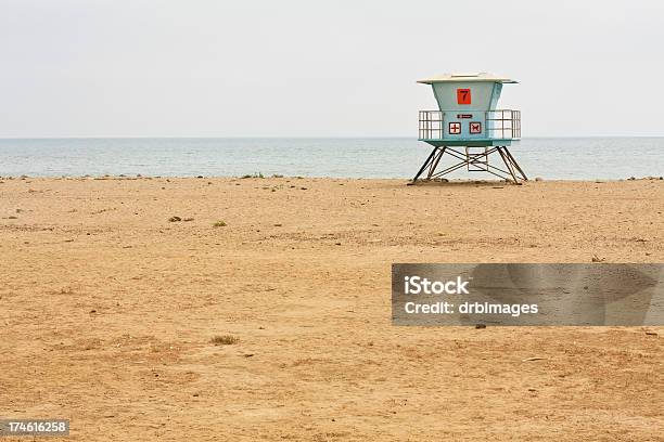 Rettungsschwimmer Stockfoto und mehr Bilder von Strandwächterhaus - Strandwächterhaus, Abgeschiedenheit, Abwesenheit