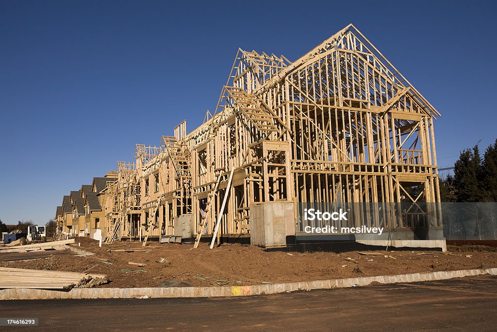 Nuovo sviluppo immobiliare di costruzione - Foto stock royalty-free di Blu