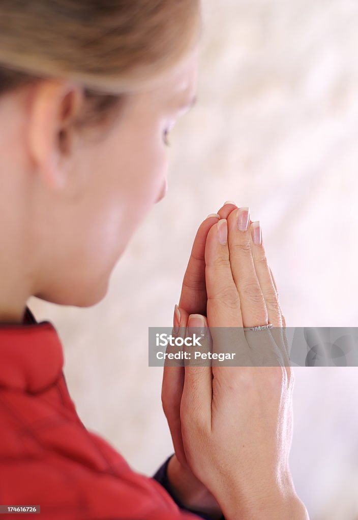 젊은 여자 기도하기 - 로열티 프리 20-29세 스톡 사진