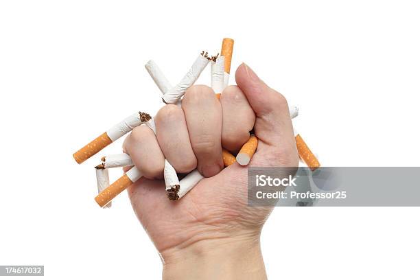 Photo libre de droit de Arrêter De Fumer banque d'images et plus d'images libres de droit de Arrêter de fumer - Arrêter de fumer, Beauté, Cassé