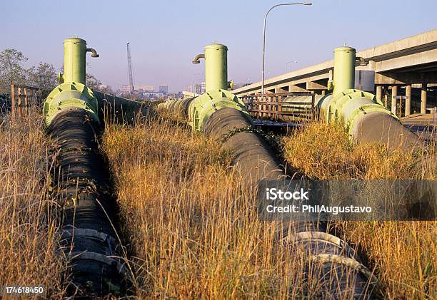 Wasserpfeifen Und Freeway Stockfoto und mehr Bilder von Abschied - Abschied, Architektonische Säule, Ausrüstung und Geräte