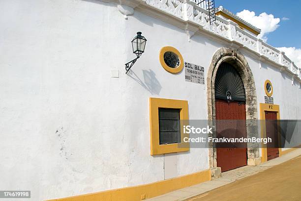 Foto de De Parede e mais fotos de stock de Andaluzia - Andaluzia, Arcaico, Brigar