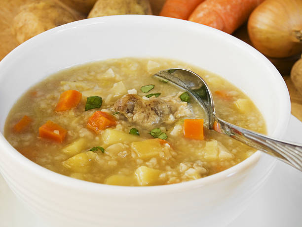 sopa de cebada - vegetable barley soup fotografías e imágenes de stock