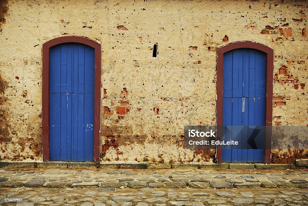 Antigua puertas - Foto de stock de Anticuado libre de derechos