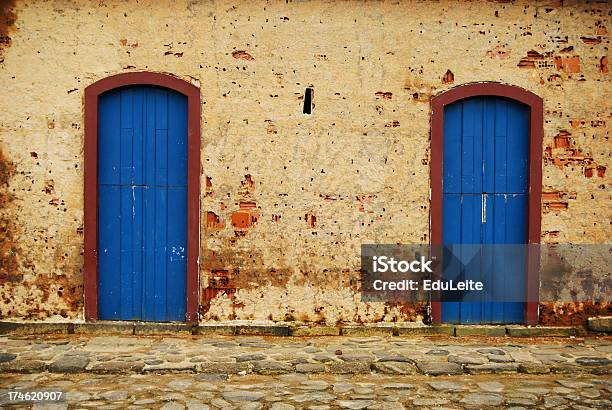 Antigua Puertas Foto de stock y más banco de imágenes de Anticuado - Anticuado, Antigualla, Arquitectura