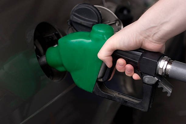 prezzo della benzina - gas fuel pump labeling fuel and power generation foto e immagini stock