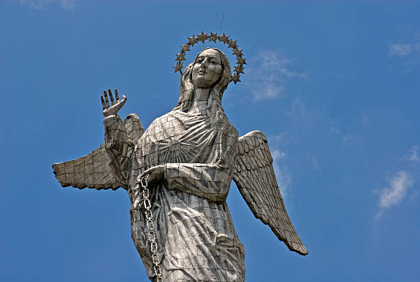 聖母マリア像のキトは、エクアドル - キト ストックフォトと画像