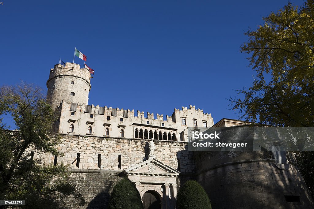 Trento histórico castillo - Foto de stock de Aire libre libre de derechos