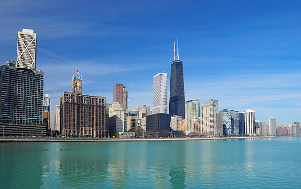 lakefront skyline de chicago - water tower imagens e fotografias de stock