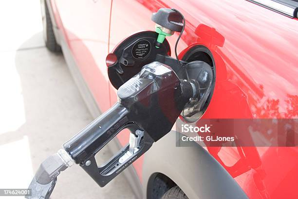 上げるガス - ガソリンのストックフォトや画像を多数ご用意 - ガソリン, スポーツ, ビジネス