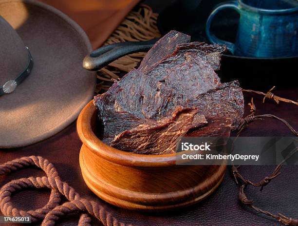 Foto de Caubói Grub e mais fotos de stock de Carne seca - Carne seca, Carne de Vaca, Arame farpado - Arame