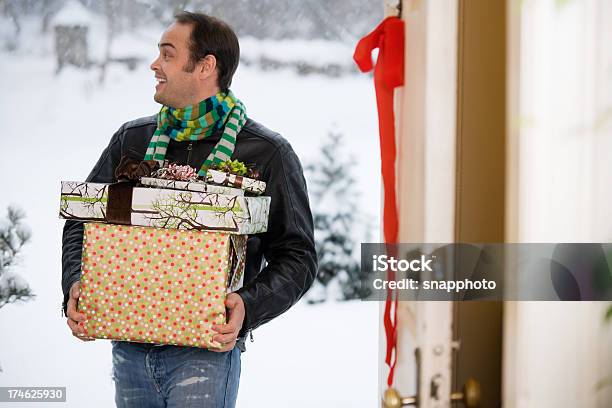 Photo libre de droit de Noël banque d'images et plus d'images libres de droit de Adulte - Adulte, Bonheur, Cadeau