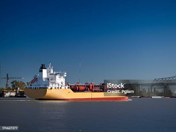 Cargo Schiff Über Den Mississippi River Stockfoto und mehr Bilder von Kommerzielle Herstellung - Kommerzielle Herstellung, Mississippi - Fluss, Behälter