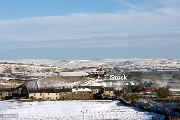 Aldeia No Inverno Na Moors - Fotografias de stock e mais imagens de Reino Unido - Reino Unido, Casa de Quinta, Lancashire