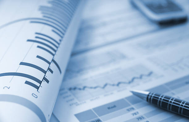 доклад - business finance data chart стоковые фото и изображения
