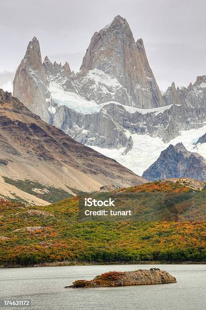 Patagonia De Otoño Foto de stock y más banco de imágenes de Aire libre - Aire libre, Andes de la Patagonia, Belleza de la naturaleza