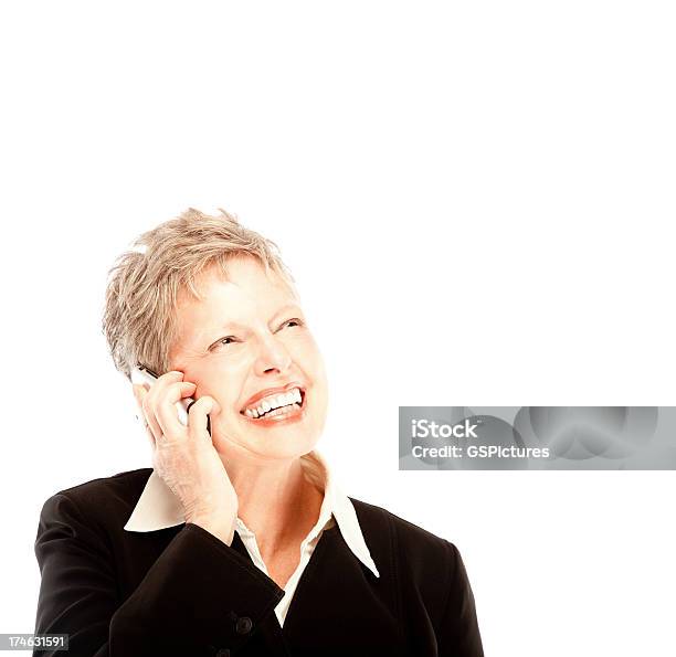 Foto de Madura Mulher De Negócios Feliz Falando No Telefone Celular e mais fotos de stock de 60 Anos