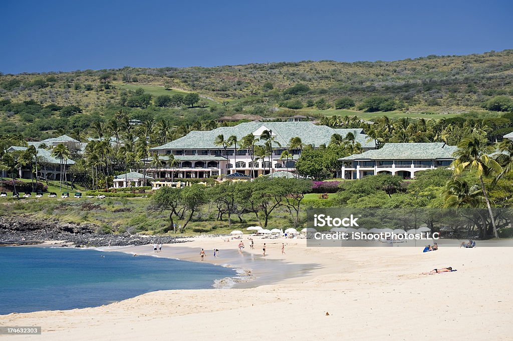 Beach Resort Luxury Resort / Hotel with White Sand Beach and Turquoise Blue Water. Hulopoe Beach on Lanai ... Beach Stock Photo