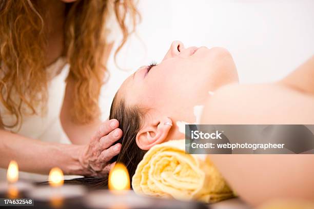 Massaggio Alla Testa Xxxl - Fotografie stock e altre immagini di Abilità - Abilità, Adulto, Ambientazione interna