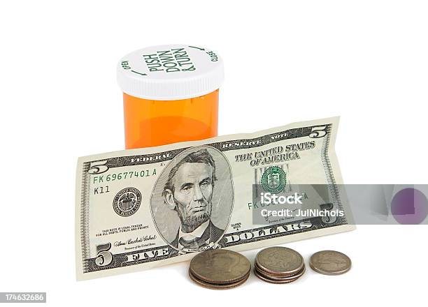 Denaro Per Prescrizione Medica - Fotografie stock e altre immagini di Banconota - Banconota, Banconota da 5 dollari statunitensi, Banconota di dollaro statunitense