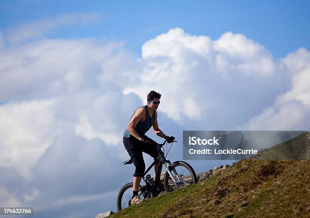 Mountain Stockfoto und mehr Bilder von Abenteuer - Abenteuer, Aktiver Lebensstil, Aktivitäten und Sport