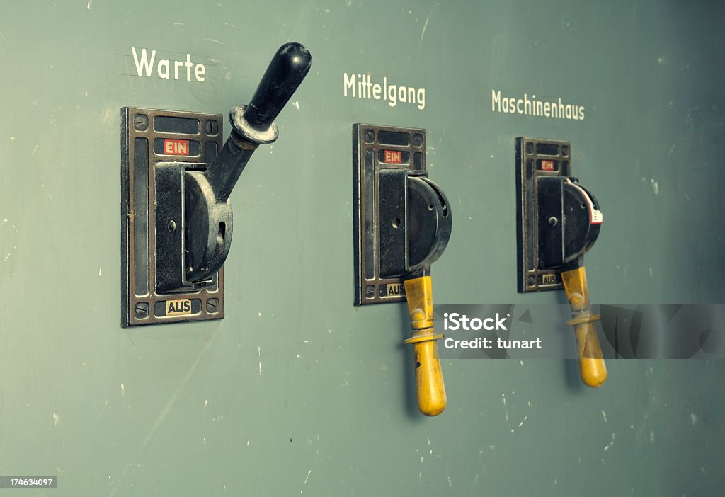 Interrupteurs abaissés - Photo de Commutateur libre de droits