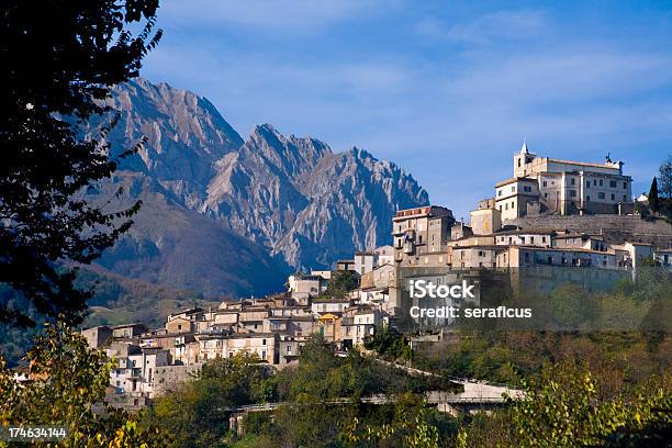 Farindola - Fotografie stock e altre immagini di Pescara - Pescara, Abruzzo, Italia