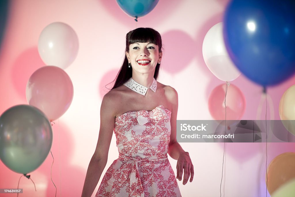 Kobieta z Balony - Zbiór zdjęć royalty-free (20-24 lata)