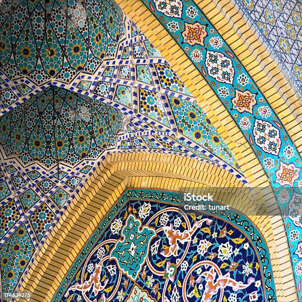 Photo libre de droit de Auvent De Portal De Shah Cheragh Shiraz Iran banque d'images et plus d'images libres de droit de Loggia - Loggia, Sanctuaire, Arcade