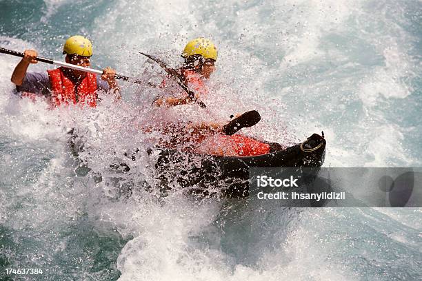 Rafting - Fotografie stock e altre immagini di Ambientazione esterna - Ambientazione esterna, Attività, Attività all'aperto