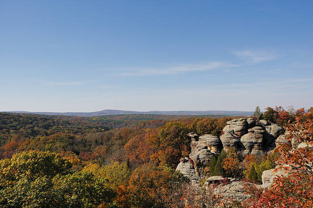 camel rock in garden of the gods, in der wildnis - shawnee national forest stock-fotos und bilder