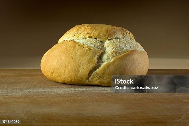 Pão - Fotografias de stock e mais imagens de Abundância - Abundância, Alimentação Saudável, Assado no Forno