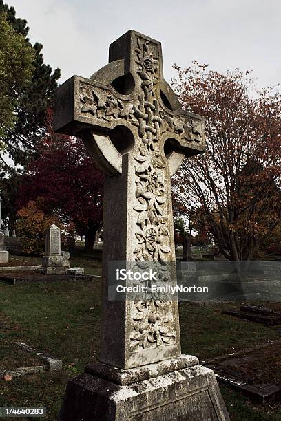 Cruz Celta - Fotografias de stock e mais imagens de Cemitério - Cemitério, Conceito, Cruz Celta