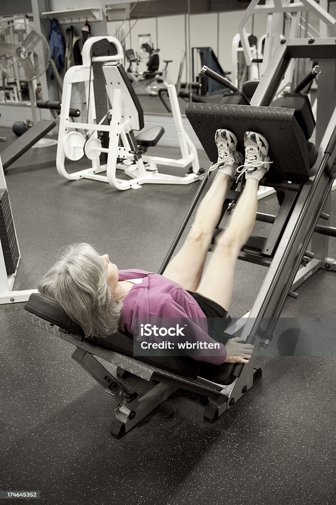 Зрелая женщина Тренировки серии (XXL - Стоковые фото 40-49 лет роялти-фри